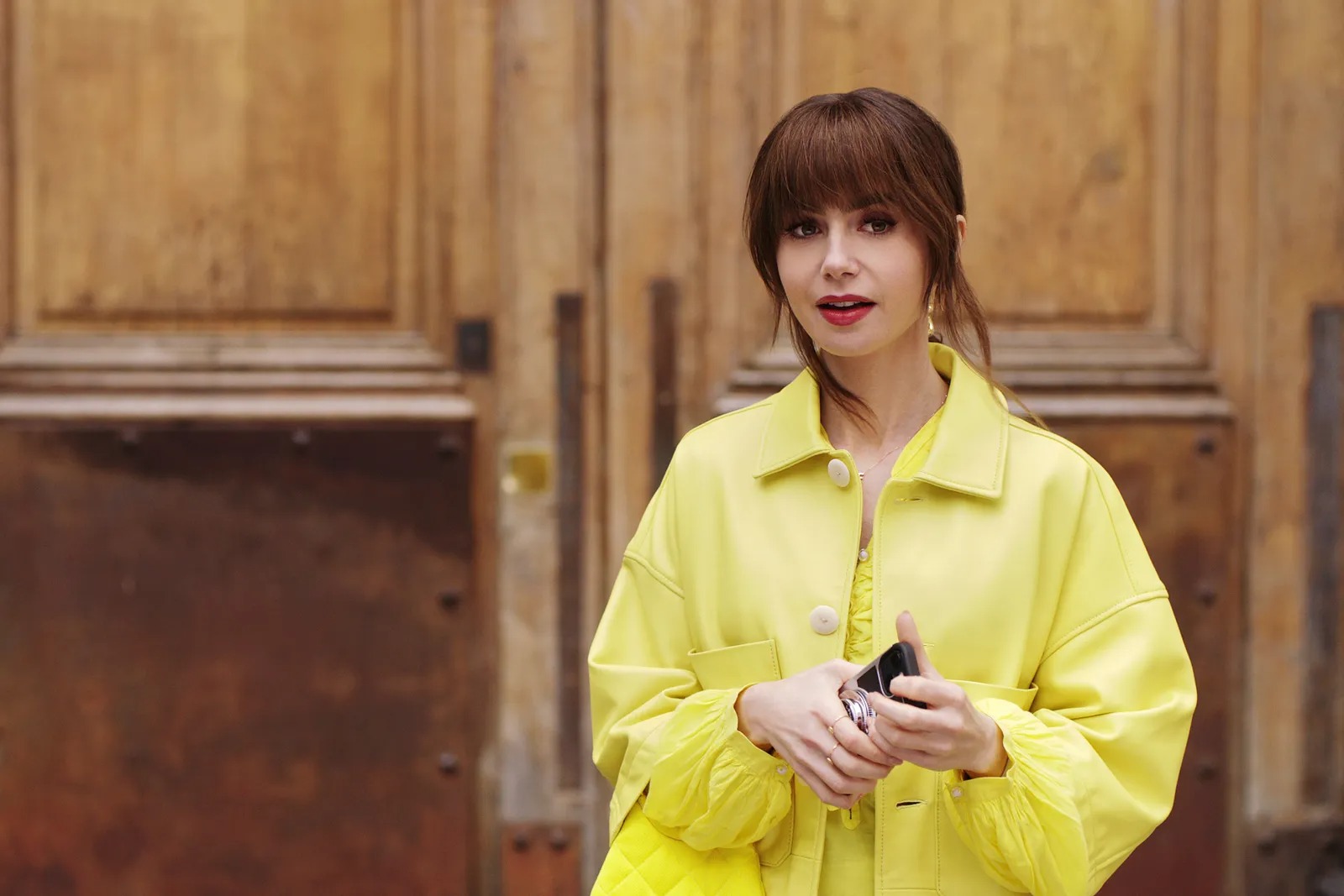 emily-in-paris-2
