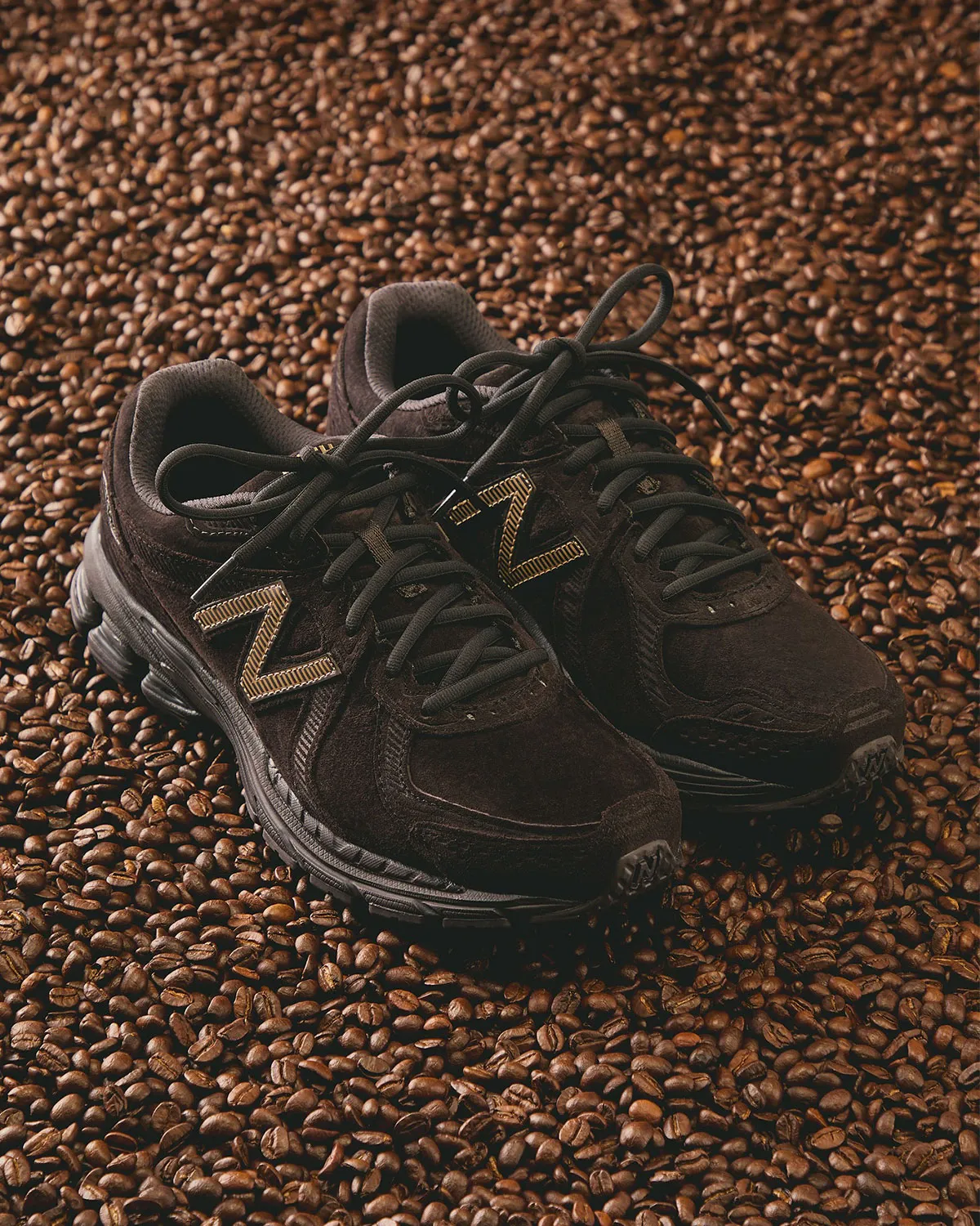 kith-new-balance-860v2-espresso-6