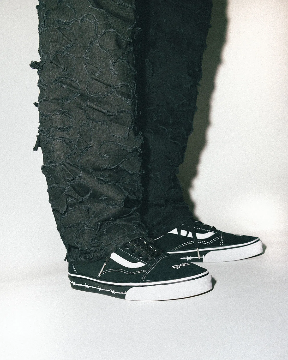 travis-barker-vans-old-skool-release-date-10