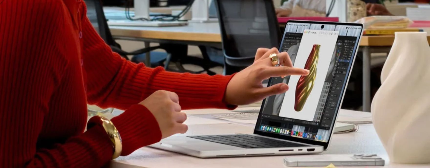 Stigao je prvi MacBook Pro sa ekranom osetljivim na dodir
